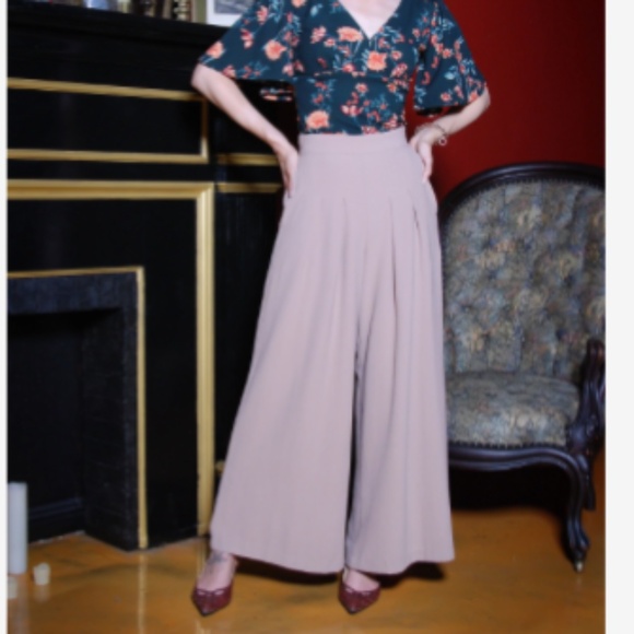 Dietrich Vintage Wide Leg Palazzo Pants in Beige Crepe | Laura Byrnes - Picture 1 of 5